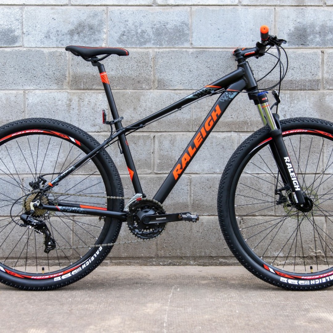 raleigh-20-r29-21-negro-con-rojo-2026