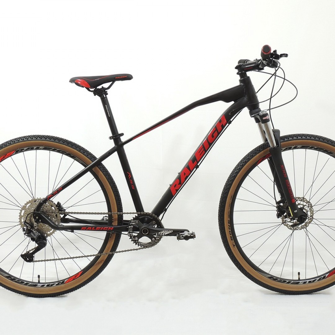 raleigh-55-r29-21-negro-con-verde-2026