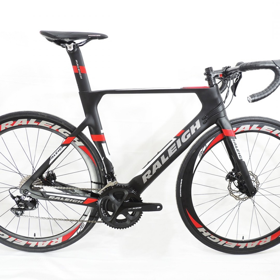 raleigh-strada-40-54cm-negra-con-rojo